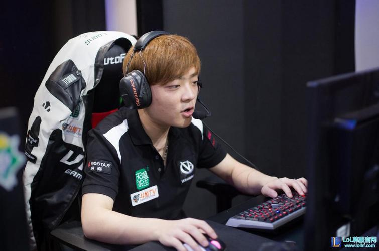 美图特别版：EDG发布全明星颁奖典礼图集