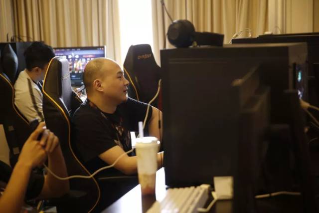 Gla1ve正式加入 100 Thieves 担任主教练