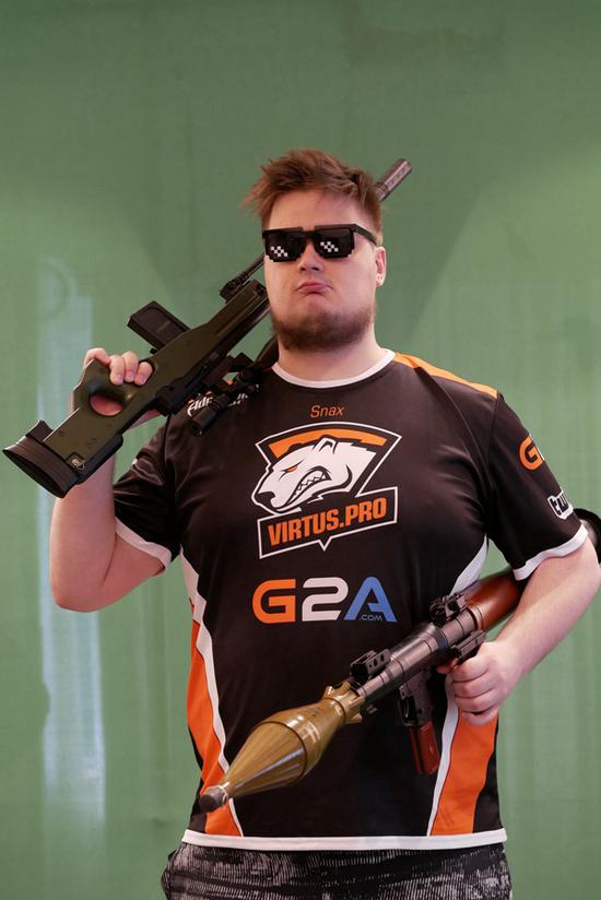 Oh My God 官方：与上单选手 Hery 续约；